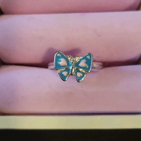 4 rings - Picture 3 of 5